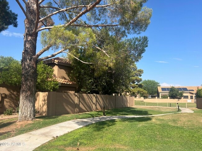 Building Photo - 15845 N 50th St