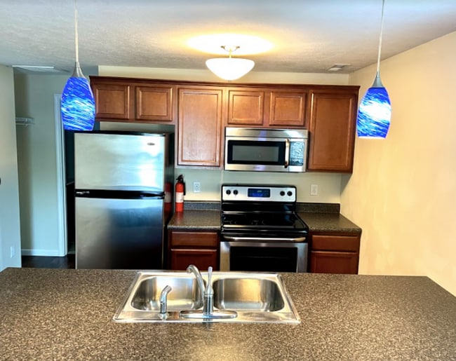 Building Photo - 1 Bedroom Apartment