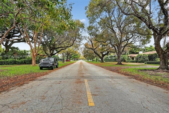 Building Photo - 3258 Riviera Dr