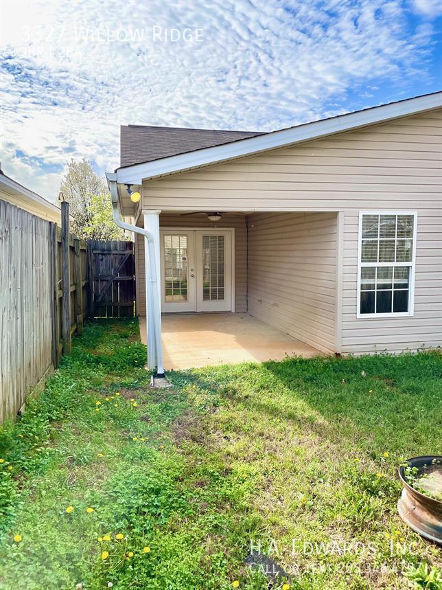 Building Photo - 3327 Willow Ridge Ln