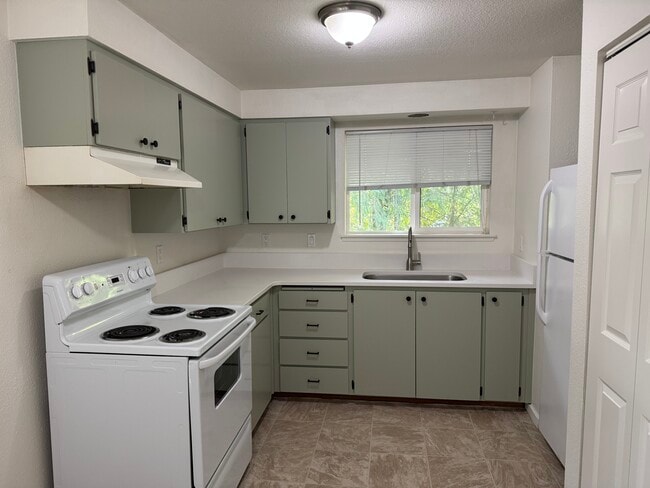Kitchen - 3811 66th Avenue Ct NW