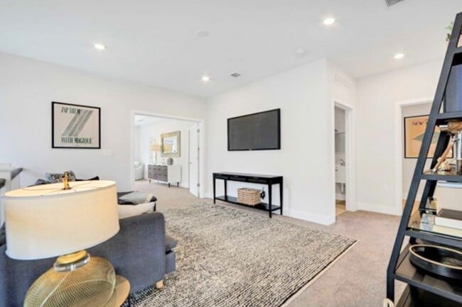 Building Photo - 1 Davies Dr