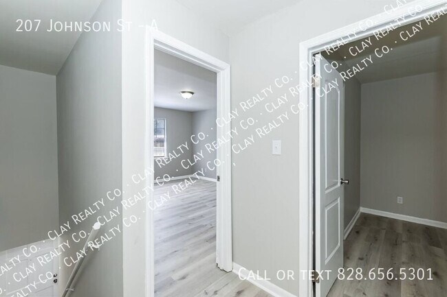 Building Photo - 207 Johnson St