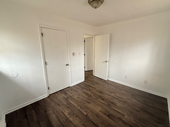 Building Photo - 183 Loch Ln