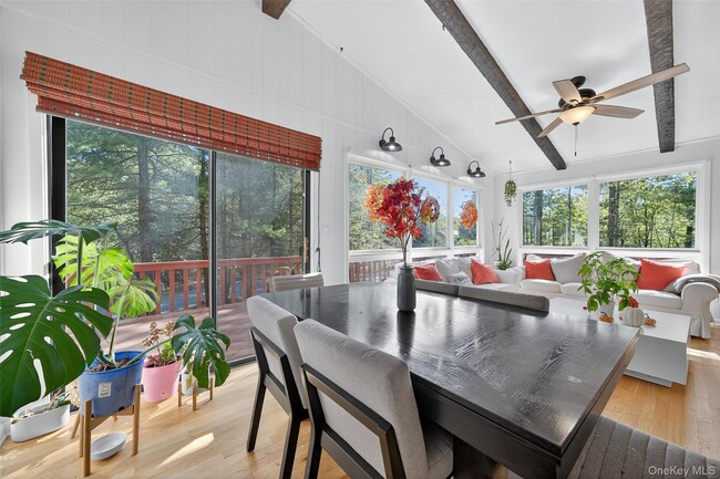 Building Photo - 75 Pebble Path