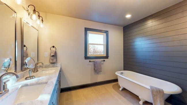 Building Photo - 311 Patchen Dr