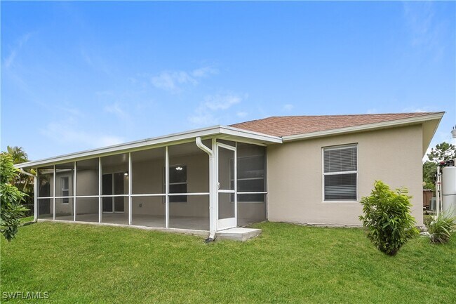 Building Photo - 1120 Cariston Ave