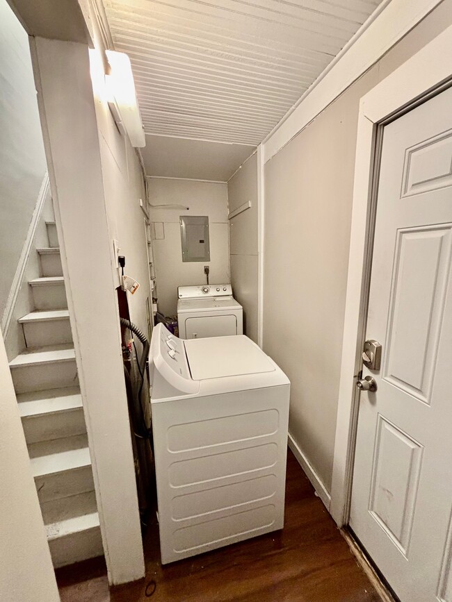 Building Photo - Duplex