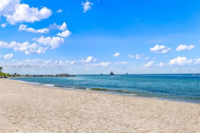 Building Photo - 2100 S Ocean Dr