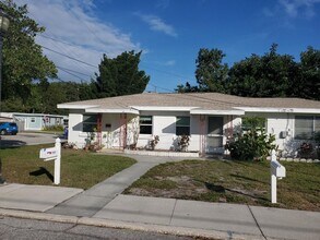 Building Photo - Annual Updated One Bedroom, One Bath Duplex Located in The Village of the Art