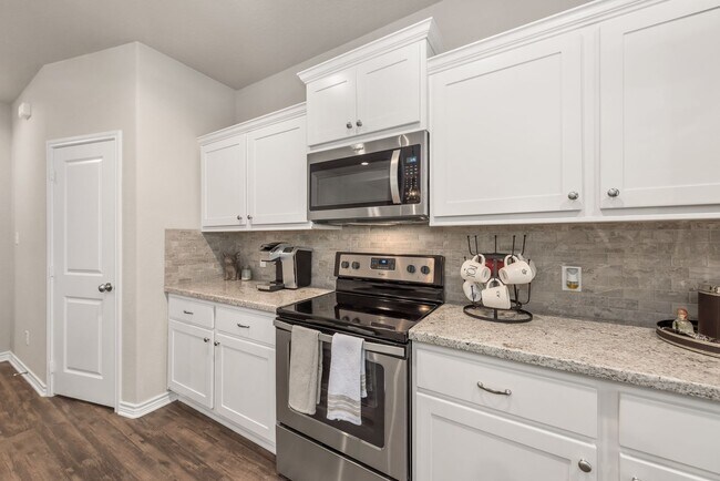 Building Photo - Available August 2026! Gorgeous 4 Bed, 4.5...