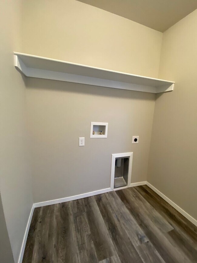 Building Photo - Comfort & Convenience – 3 Bed, 2 Bath Duplex in Lawlis Ranch