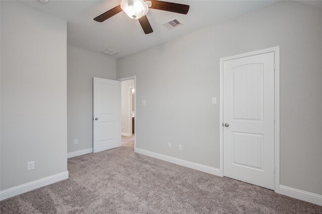 Building Photo - 12816 Oak Fls Dr