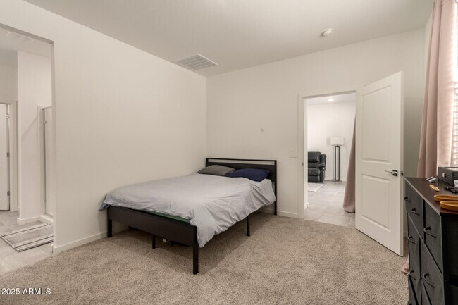 Building Photo - 3022 Hayden Rose Ave