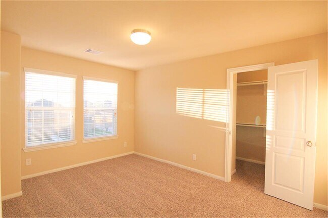 Building Photo - 8118 Malago Point Dr