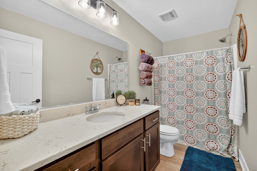 Building Photo - 1504 Mulberry St