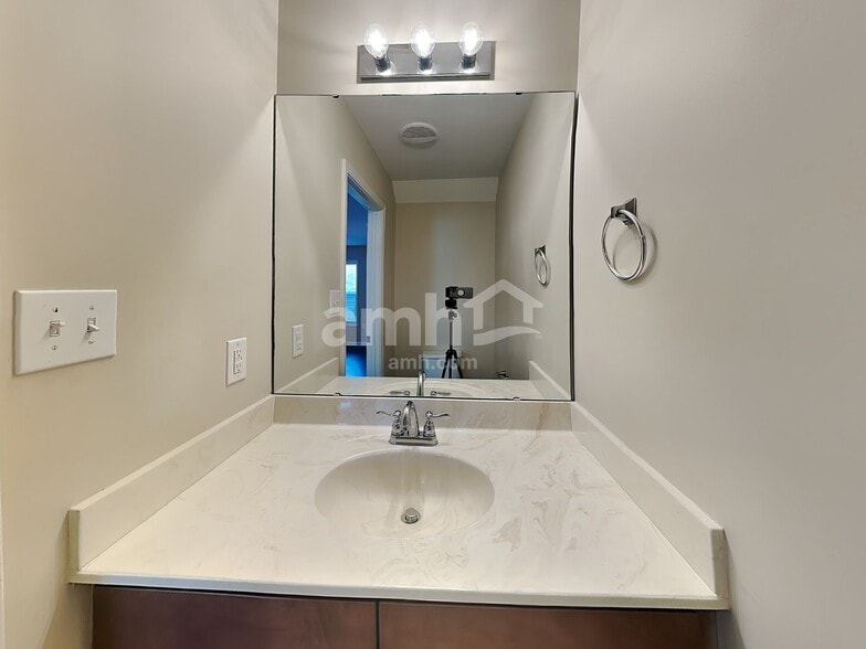 Building Photo - 79 Wolf Creek Ln