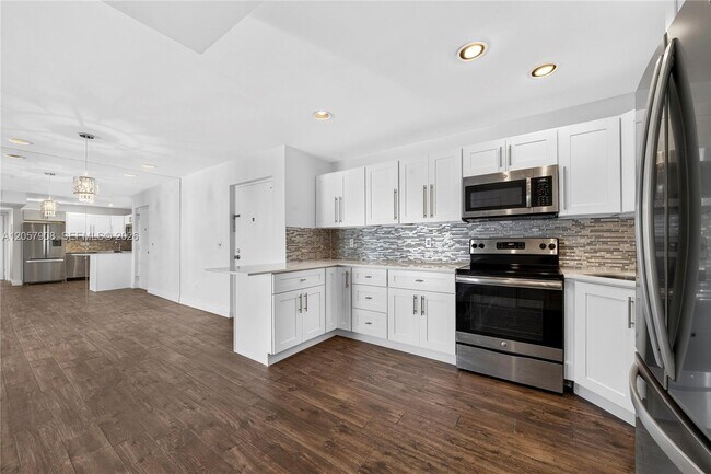 Building Photo - 3642 NE 171 St