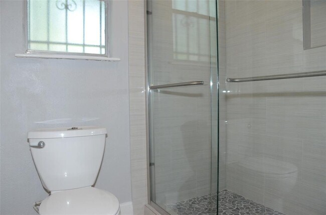Building Photo - 6502 Briar Terrace Dr