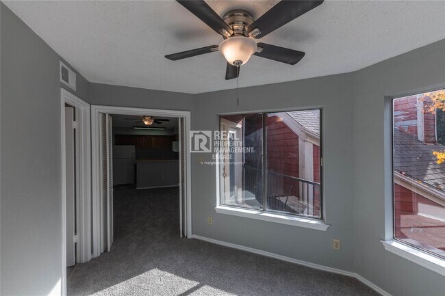 Building Photo - 1 Bedroom 1 Bath Unit Available for Rent i...