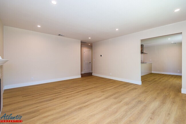 Building Photo - Gorgeous & Remodeled Home