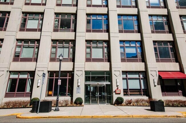 Building Photo - 1500 Hudson St