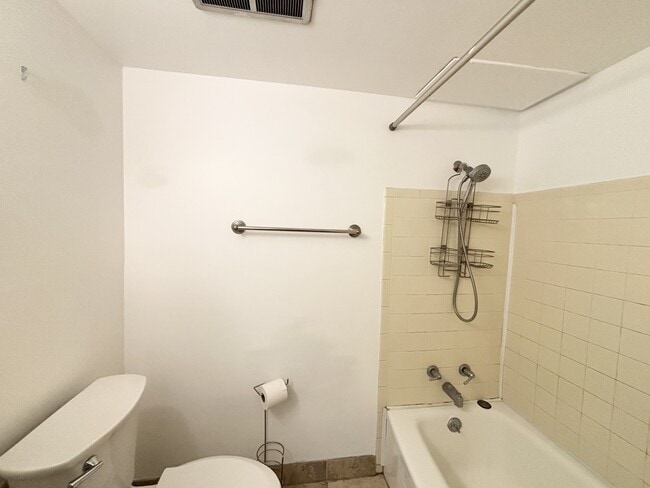 Building Photo - 710 E 200 S