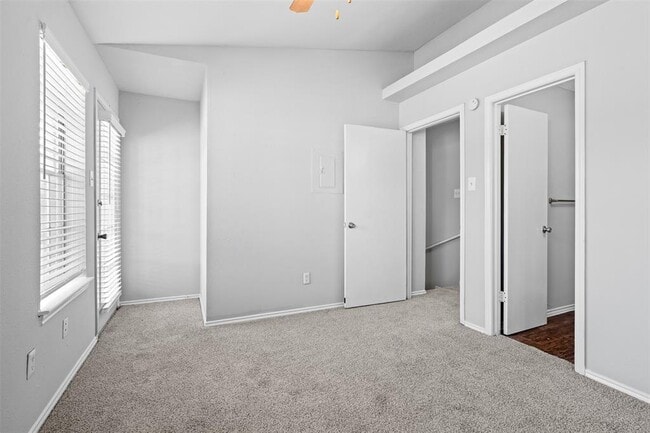 Building Photo - 1806 River Crossing Cir