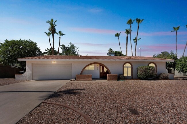 Primary Photo - Charming 3BR House in Scottsdale with new ...