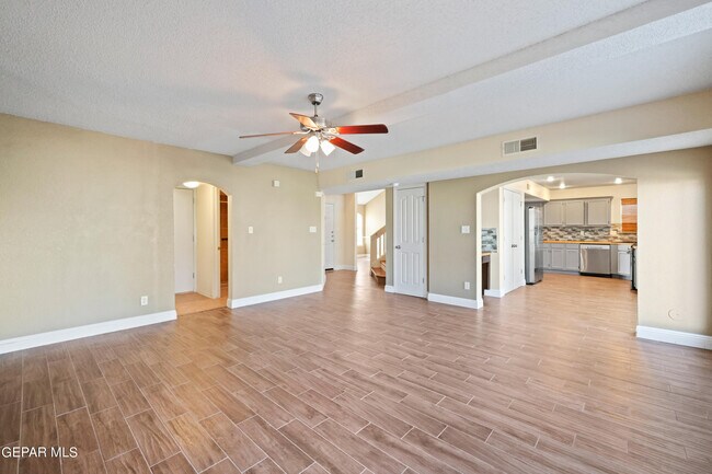 Building Photo - 11236 Northview Dr