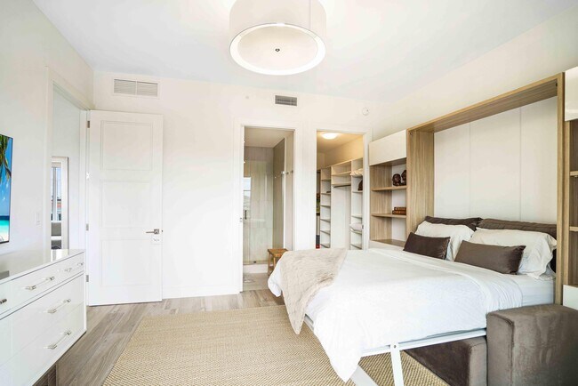 Building Photo - 155 E Boca Raton Rd