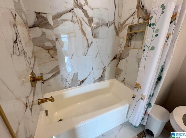 Building Photo - 1022 Vestavia Manor Dr