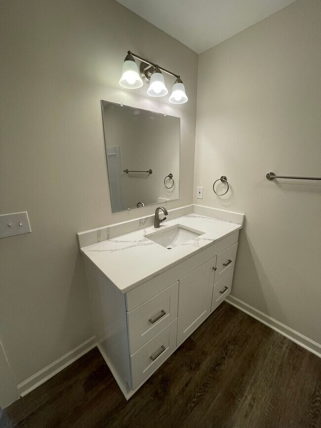 Building Photo - Completely remodeled 3/2 House- $2,150