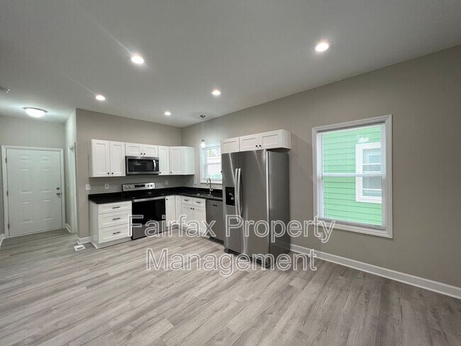 Building Photo - 2307 Owen St