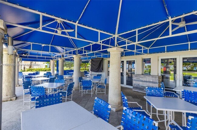 Building Photo - 3200 N Ocean Blvd