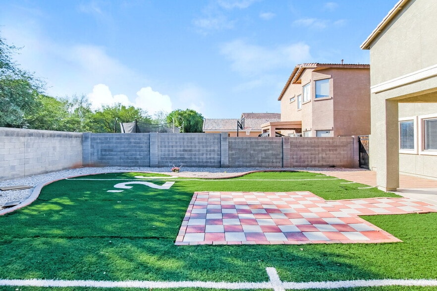 Building Photo - 16043 N 168th Ave