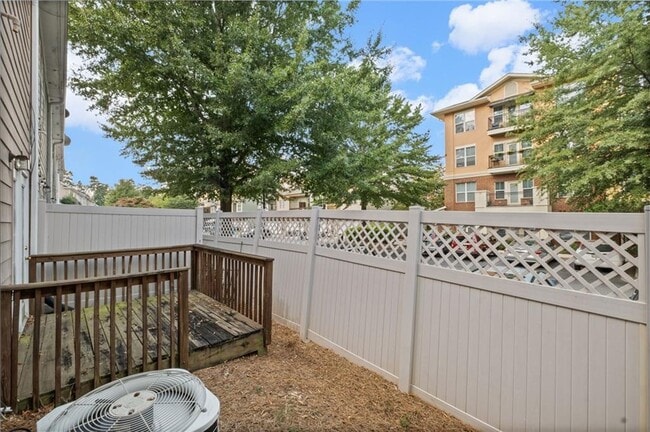 Building Photo - 1821 Willow Branch Ln