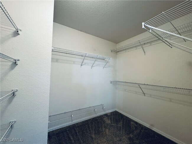 Building Photo - 161 SE 1st Pl