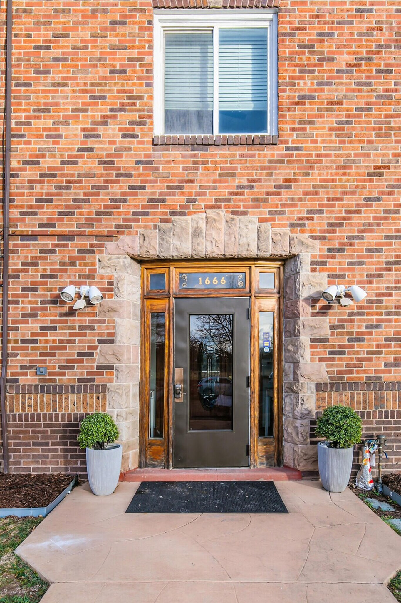 Building Photo - 1666 Detroit St