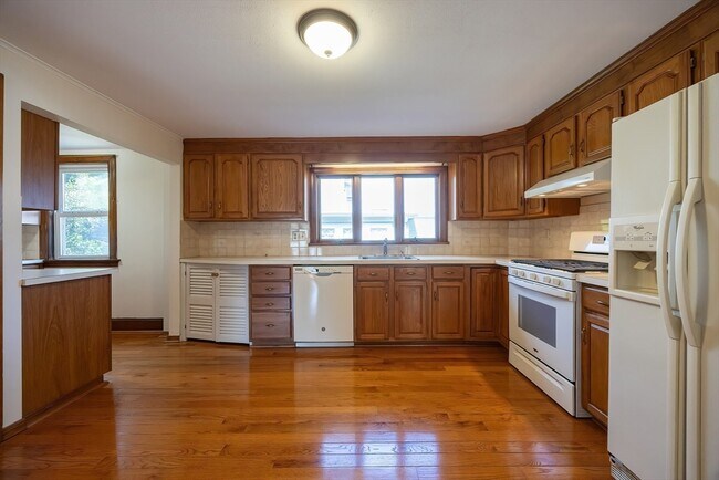 Building Photo - 149 Winslow Ave