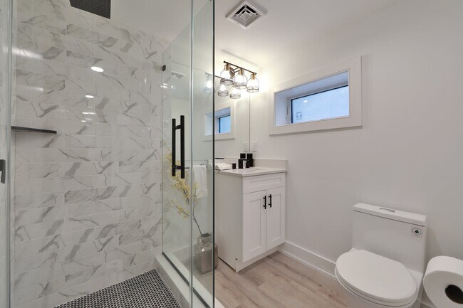 Building Photo - 528 Sagamore Ave