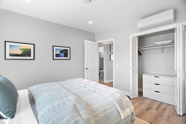 Building Photo - 617 Loma Dr