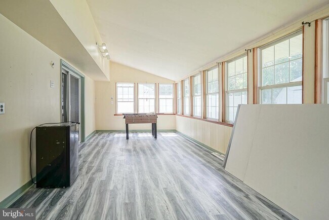 Building Photo - 308 Valley Run Dr