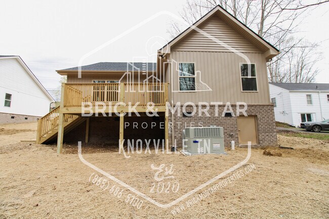 Building Photo - 4819 McCloud Rd