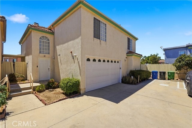 Building Photo - 9245 Woodman Ave