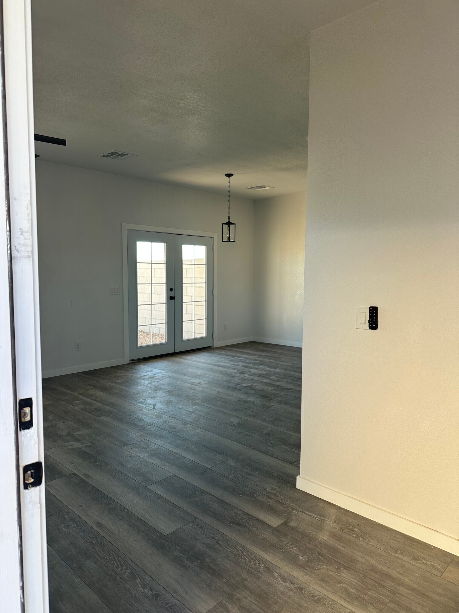 Building Photo - 16049 S Yava Rd