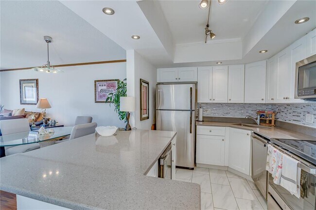 Building Photo - 4900 Brittany Dr S