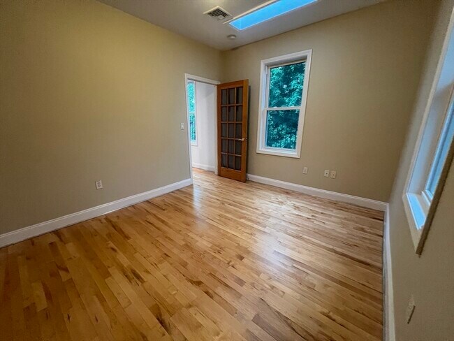 Building Photo - 7 Mullins Ct