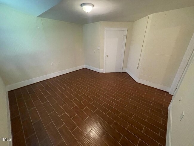 Building Photo - 5001 Knightsbridge Way
