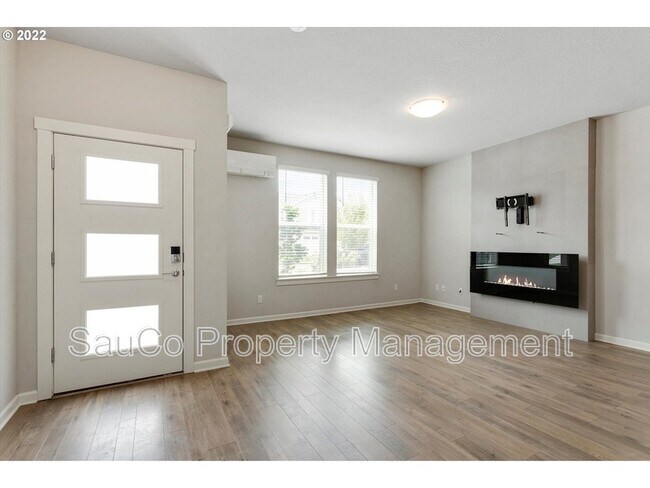Building Photo - 8037 SE Engelmann St